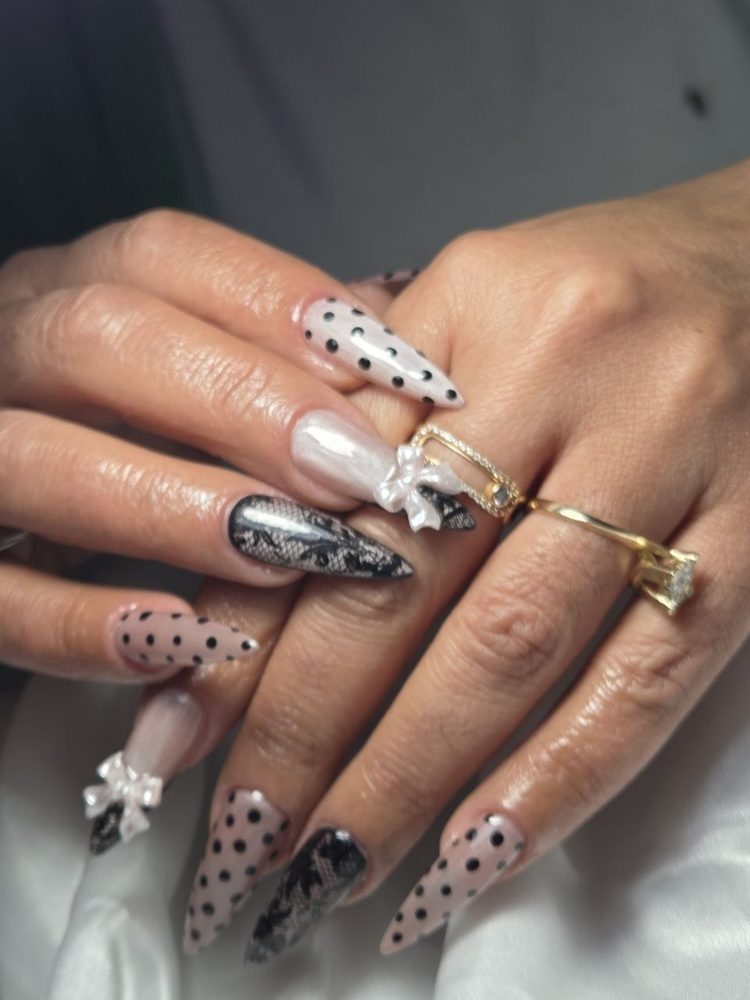 Gel nails at Nailura Diamond, Tunis